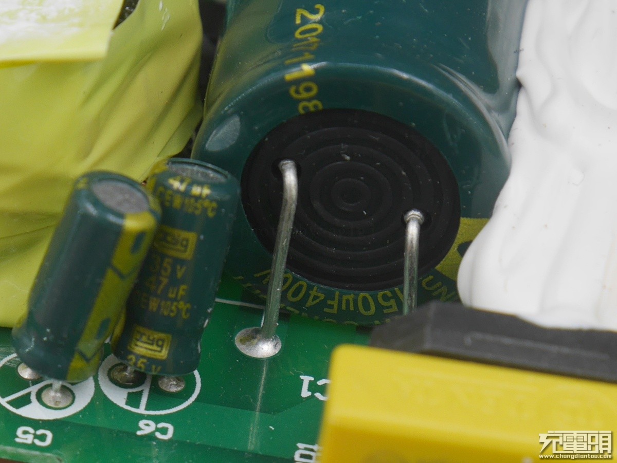 有没有仿的很真的苹果充电器,贫穷限制了我的想象力动画