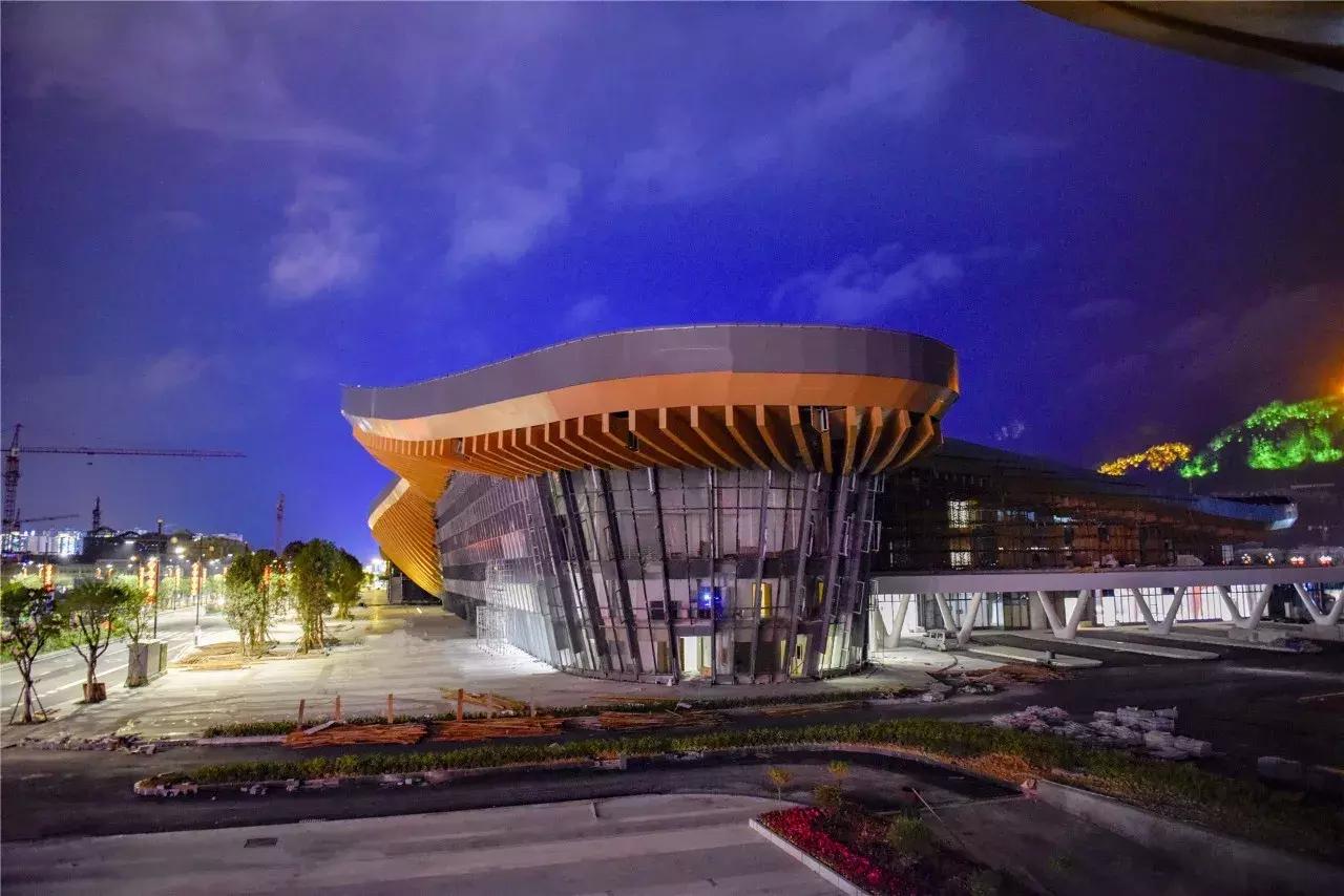 获得中国优秀旅游城市名单,首批中国候鸟小镇江西省