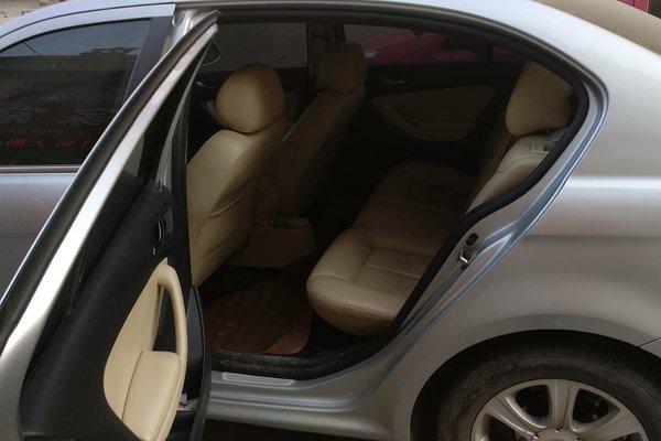 大众朗逸2011款1.6l自动品雅版黑色,2011款大众朗逸1.6手动品悠版