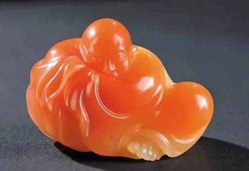 比钻石还贵的石头一克可以卖2亿,假如石头比钻石要贵