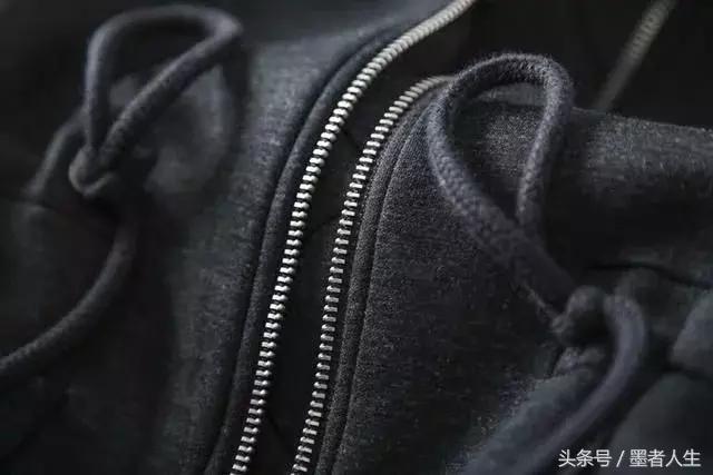 高圆圆晒别墅照，不料腿上的“魔术裤”亮了，网友：给我来一打