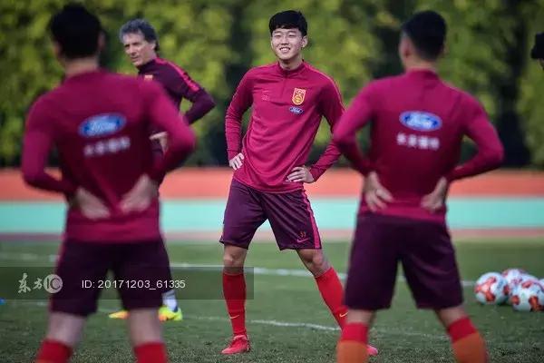 95后征战东亚杯！请踏实踢球，别再让中国足球没戏了