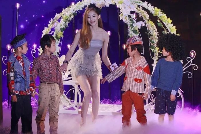 鍋囩潾姣涘彉鏍蜂簡瑙嗛,鍋囩潾姣涚幇鍦ㄥ彉鏍蜂簡