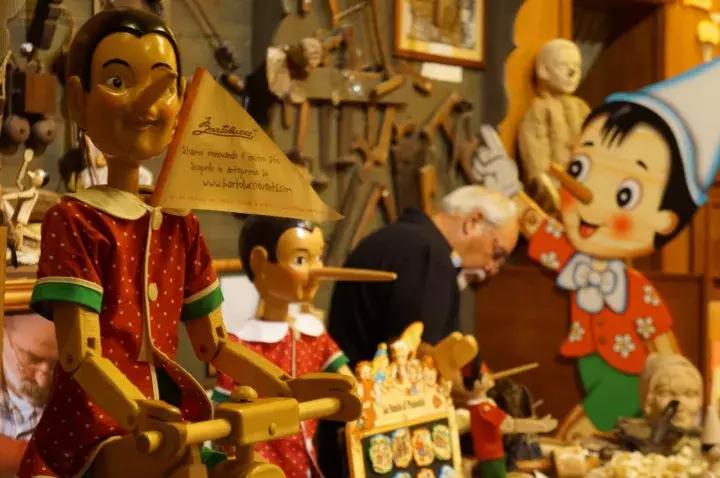 去西班牙旅行买什么纪念品,去罗马买什么奢侈品最划算