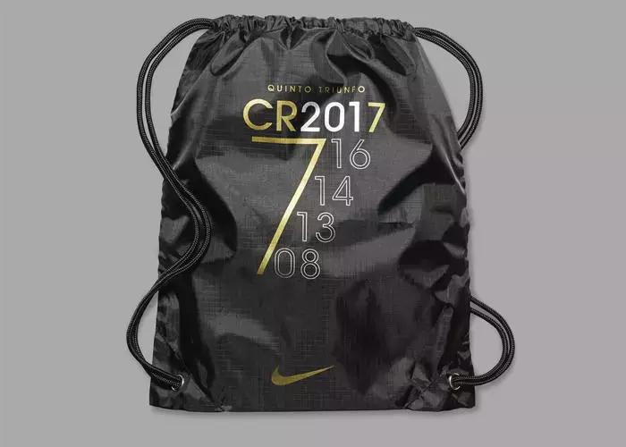 c罗第五个金球奖在哪个队拿的,c罗第五个金球奖和卡卡互动