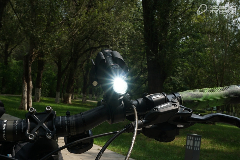 贴小招贴的，我来给你们暴暴光，不讲究