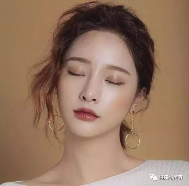 送礼绝对不会错的口红色号,口红色号怎么选直男必看