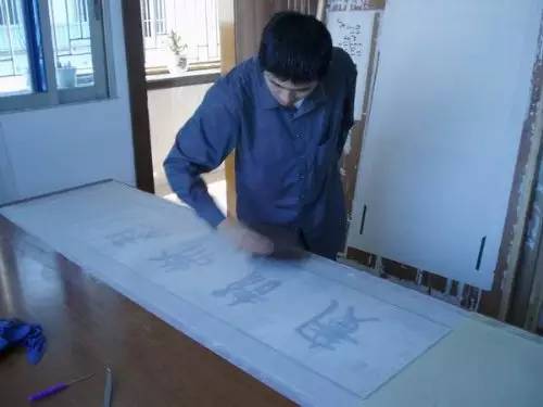 书画作品装裱价格,书画装裱标准及装裱操作全过程