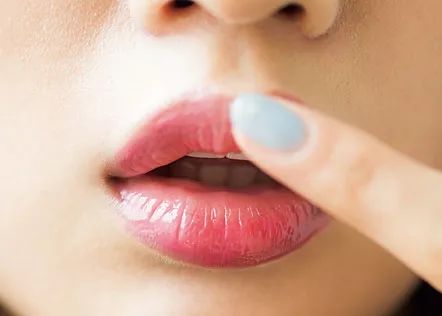 最简单新手上妆的正确步骤,教你如何正确上妆教程图片