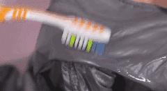 羽绒服只有领口和袖口脏了怎么洗,免洗羽绒服面料脏了洗不掉怎么办