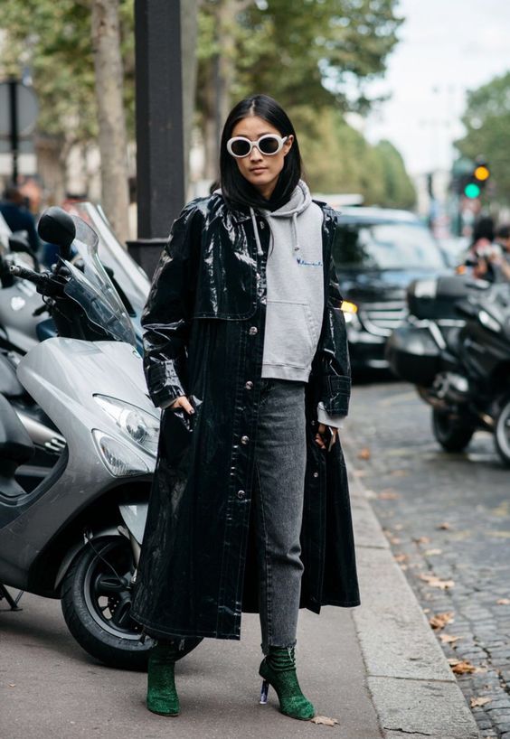 奶茶色短靴和复古蓝牛仔裤搭配吗,直筒牛仔裤搭配马丁短靴