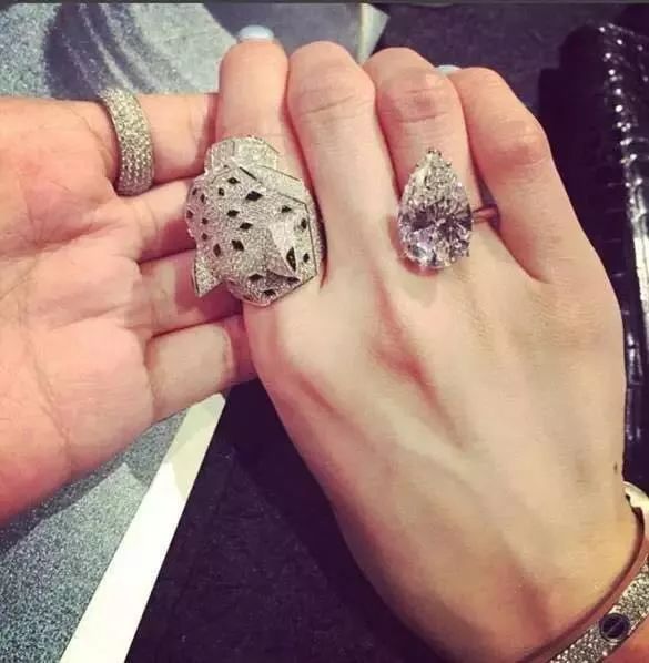 这波富炫的，吓掉了本佛系青年的保温杯