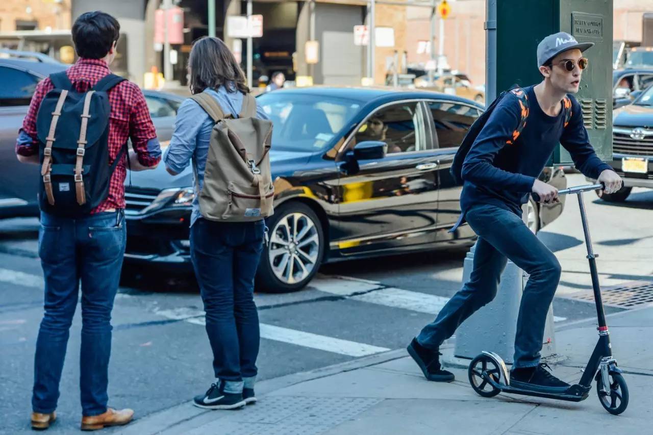 好看能穿不臃肿的双肩包男潮,防水双肩背包时髦又实用
