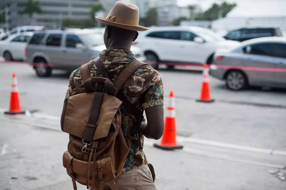 好看能穿不臃肿的双肩包男潮,防水双肩背包时髦又实用