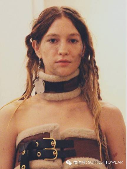 跪了|这个19岁的穷孩子，靠看杂志学做衣服，最后登上了纽约时装周