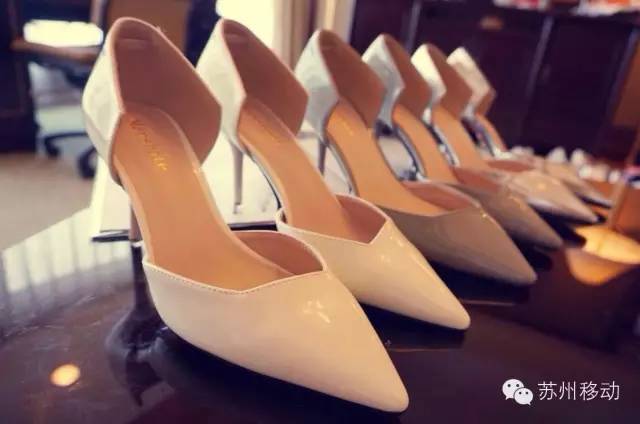 心疼！*疆新**妹子身上的这个痛，光看着就想上去抱抱！