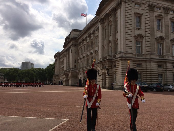 【已完结】英格兰苏格兰18日游记——美景、历史、足球、文化全体验(含挡风玻璃损坏以及车胎被扎处理经过)