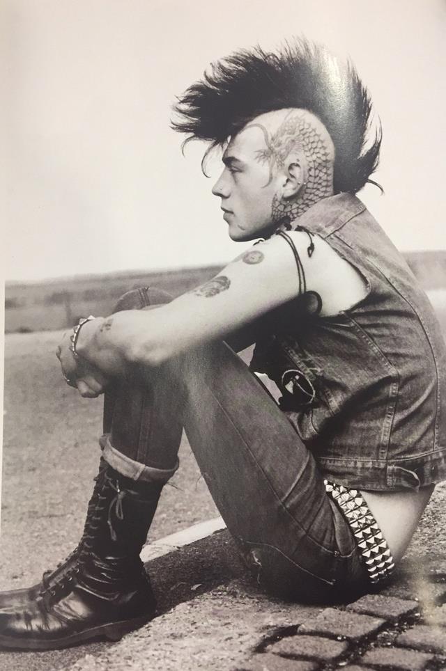 如何选择一款穿着舒服的马丁靴,马丁靴怎么选择比较百搭