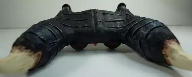 当你在玩游戏时，这些人已经把游戏手柄玩出花来了