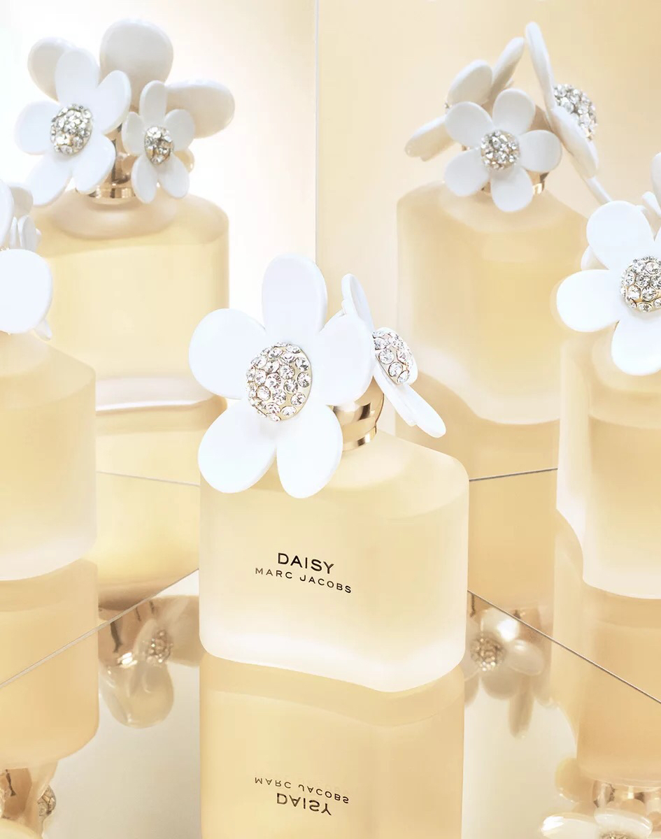 闻香识女人里提到的香水,闻香识女人是哪本书改编的