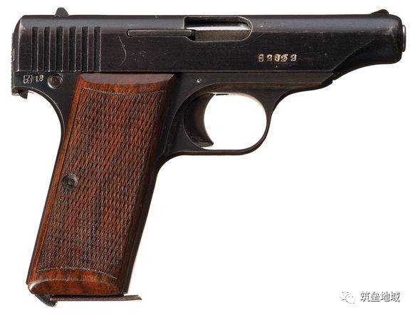 除了“王八盒子”你还知道哪些日本手枪?二战日本手枪发展简史