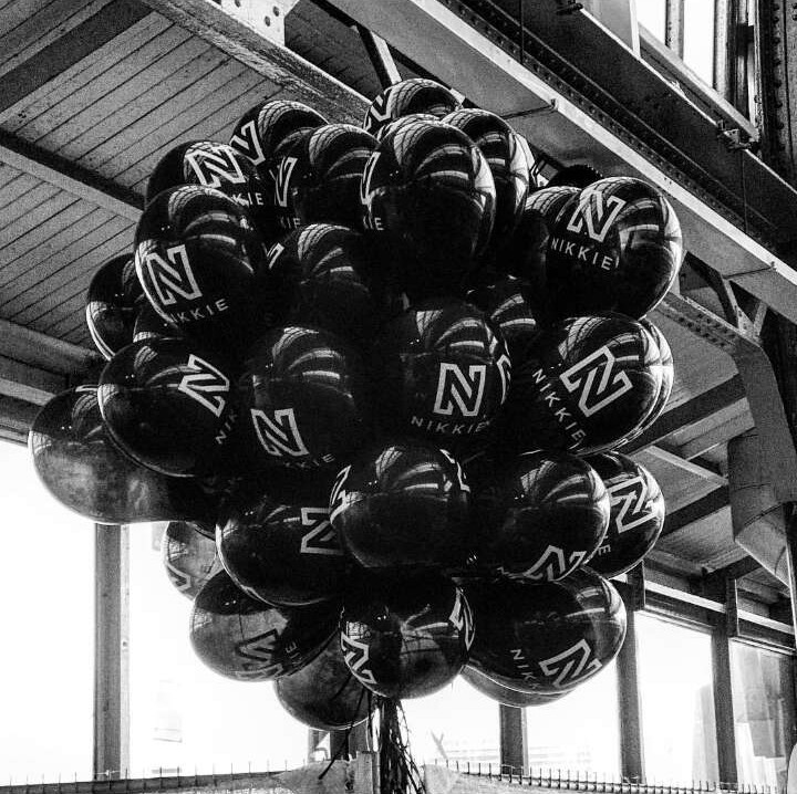 秀还没走完新款就卖光?直击NIKKIE巴黎迪士尼大秀