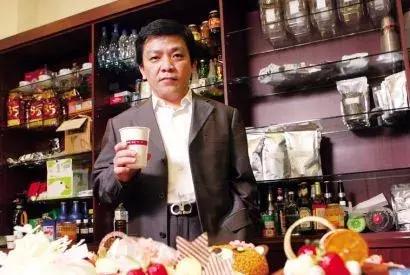 13年开出1000家店，这个高中学历的男人缔造了一个“逆袭”传奇！