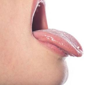 33岁小伙崩断一颗牙,咬破舌头疼痛难忍,医生却说难治疗