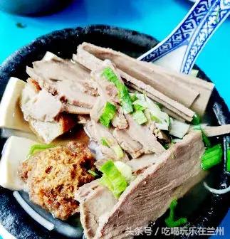 天冷了做一碗砂锅暖心又暖胃,小砂锅既暖心又暖胃