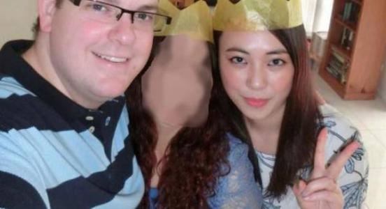 浠栫殑鎮茬棝灏忚,浠栫殑鎮茬棝鍏ㄦ枃