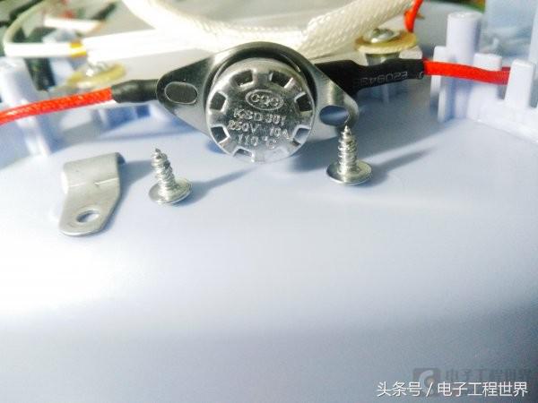 恒温饭盒怎么拆开,小熊自加热饭盒拆解