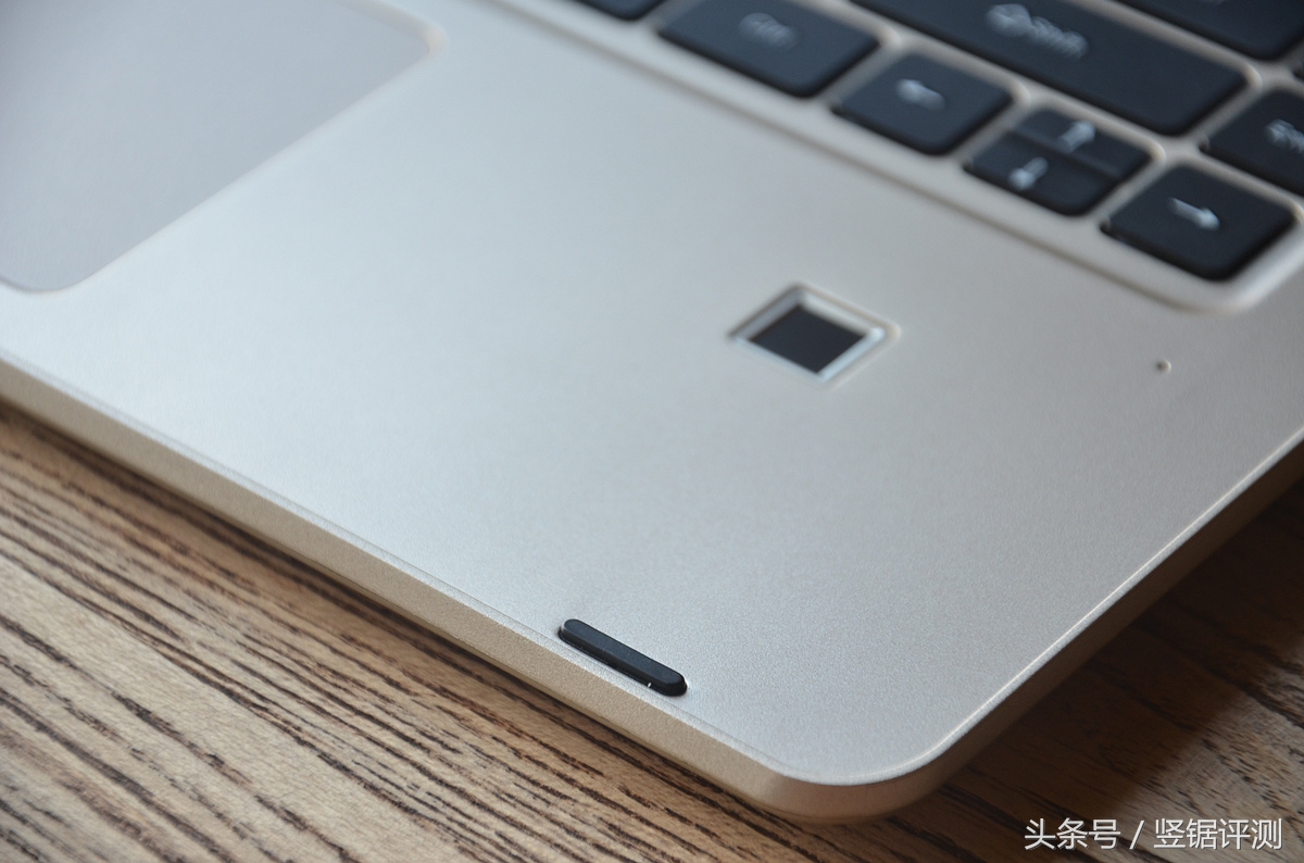 i716g内存512g固态独显,voyo二合一v7平板电脑怎么样