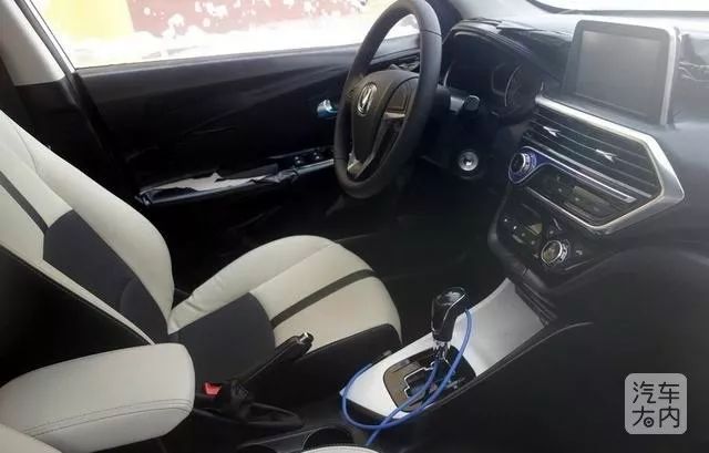 目前长安新款悦翔,长安悦翔老款新款对比