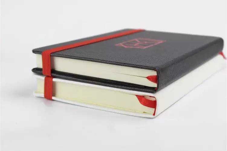 没有故事的小黑和小白