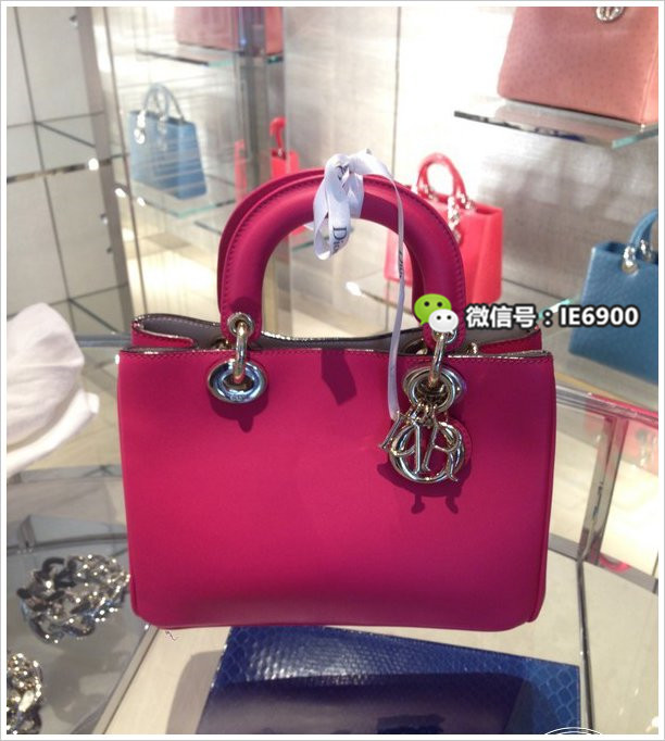 快看美女网友美国败金50W，购买超多奢侈品包包！小编很嫉妒！