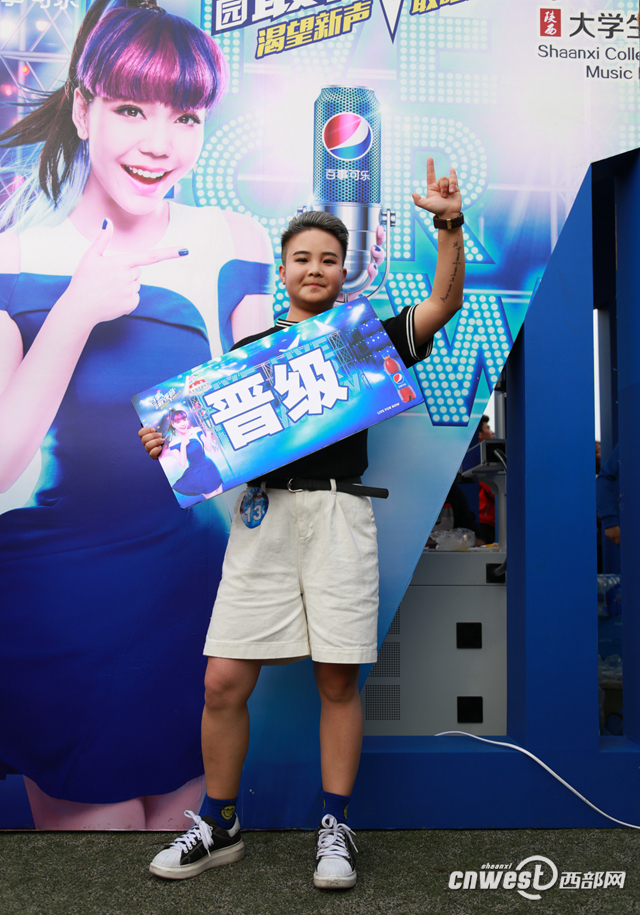 95后酷女孩如女版权志龙：陪我嗨陪我搞怪与深爱