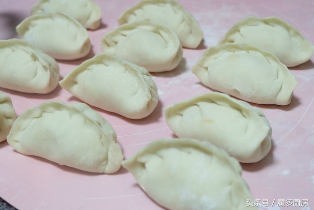 冬至不想吃饺子还有什么新花样,烫面大蒸饺的家常做法大全