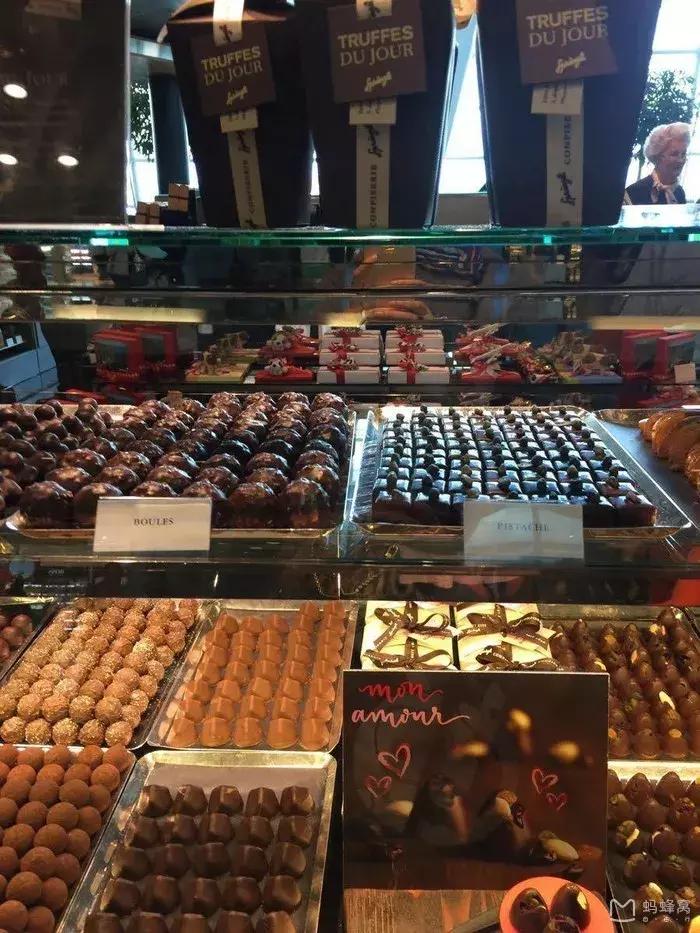 机场免税店什么东西最值得买,机场免税店的东西便宜吗