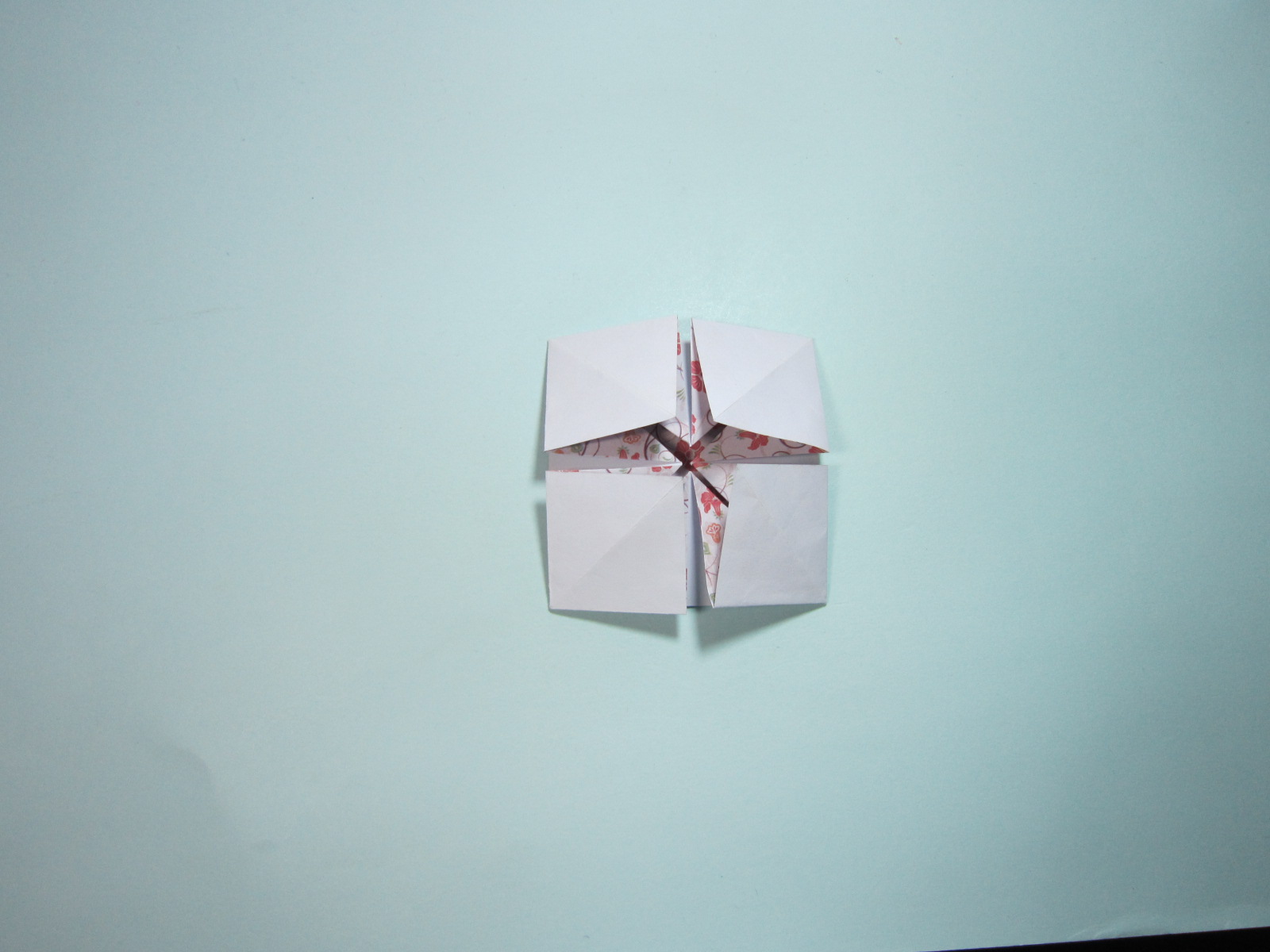 花篮折纸的折法,小花篮折纸手工制作步骤书面解说