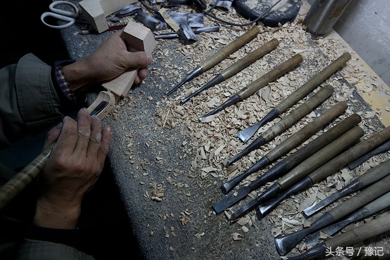 一群不识五线谱的确山农民，却造出了中国80%的中高端小提琴