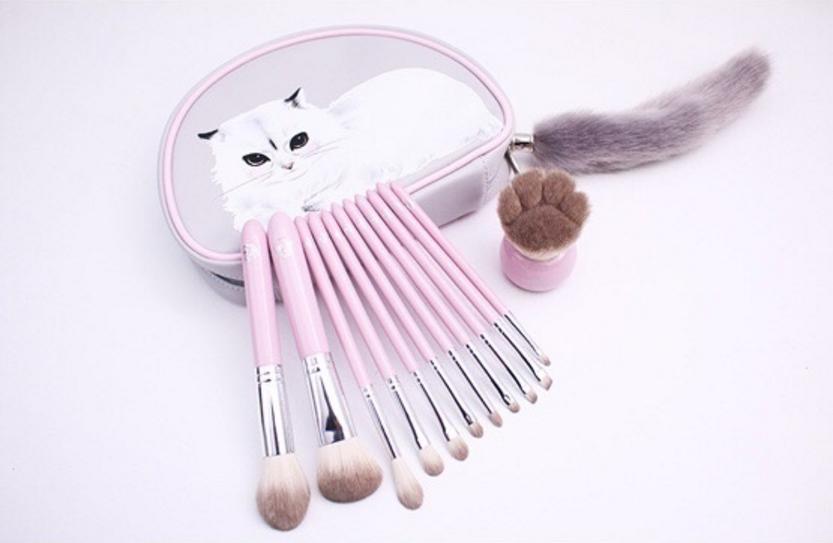 佛系/硬撩/吸猫/戏精……你用的化妆品限制了你的想象力吗？