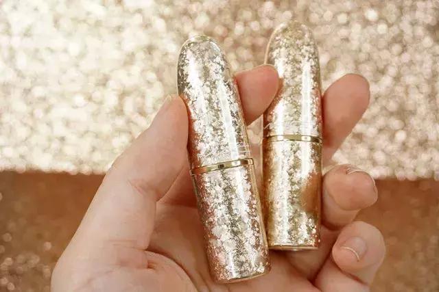 纪梵希搞婚庆，MAC卖寿桃？外国大牌到底对我们的春节有什么误解