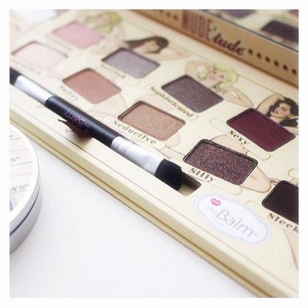 不画眼影的妆容奇怪吗,什么妆都可以画的眼影盘推荐