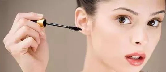 睫毛膏的正确卸妆方法,睫毛膏卸妆的正确方法