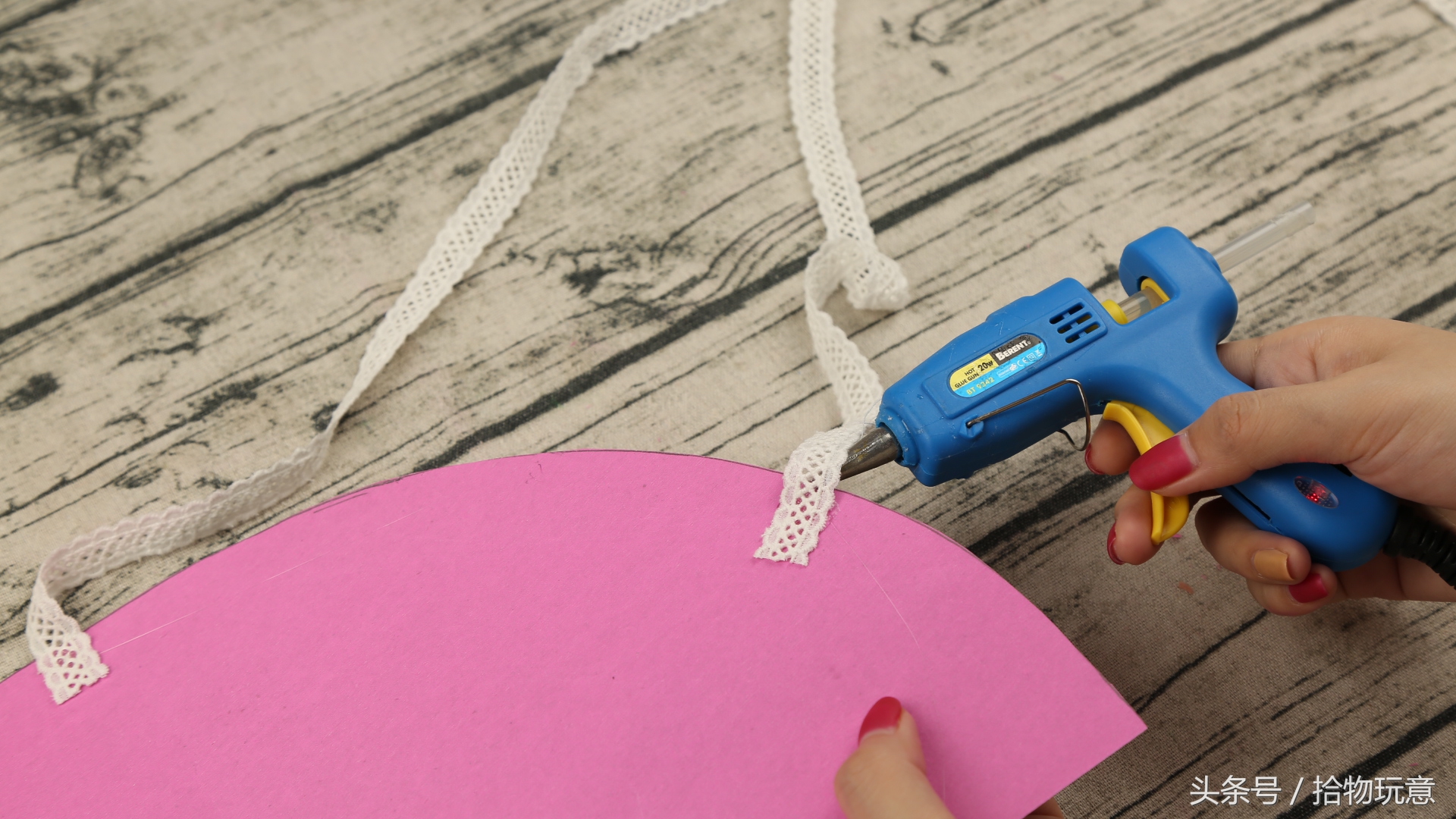 零碎布料旧毛线别压箱子里，简单几步做个帽子，实用漂亮又美观