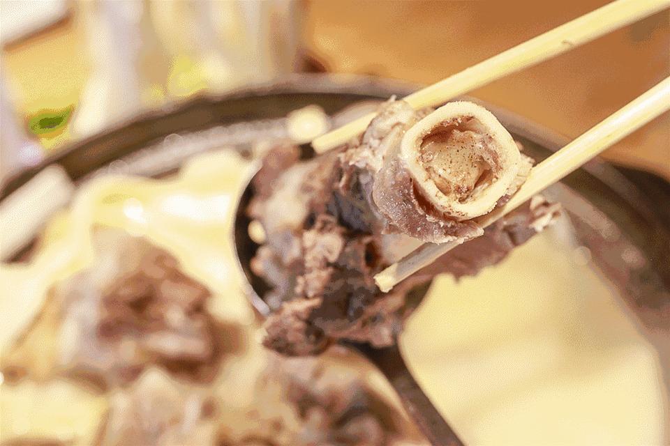 大骨头炖好后需要捞出来吗,大骨头炖好啦泡在汤里还是捞出来