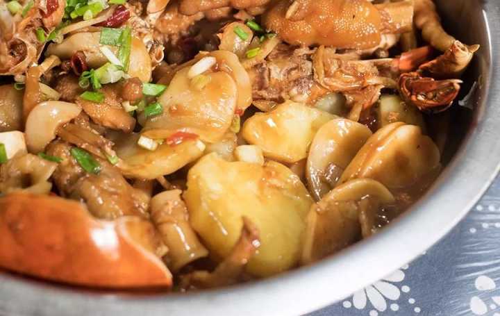 肉蟹煲最正宗的来自哪里,哪的肉蟹煲最好吃