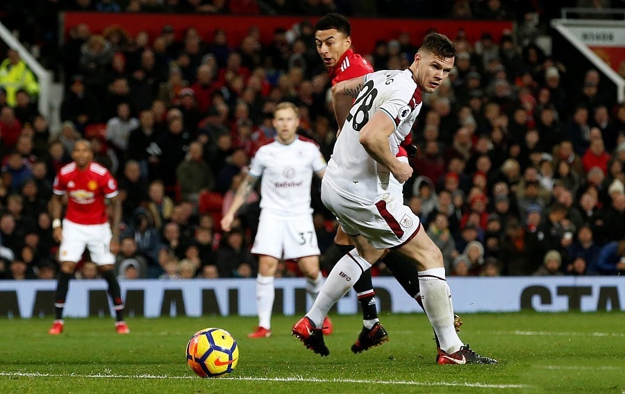 英超曼联1-2爆冷不敌谢菲联,英超第20曼联对伯恩利录播