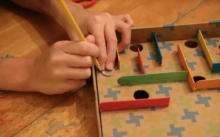 怎么用快递箱做游戏机,用小快递箱做游戏机