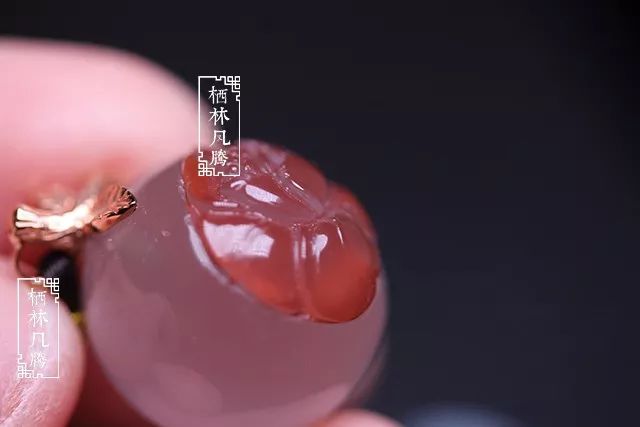 冰飘南红和满肉南红哪个好,冰飘南红手串一般多少钱